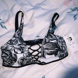 Tinibikini bathing suit top